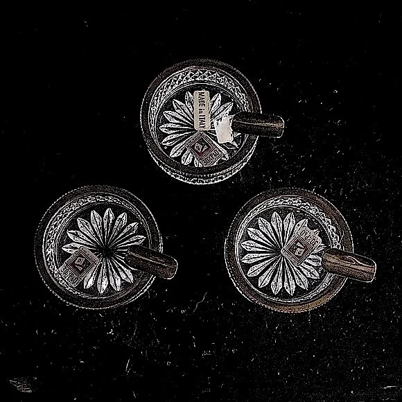 Antique French style crystal ashtray set (3) with hand (cigarette holder) & trim - Picture 3 of 15